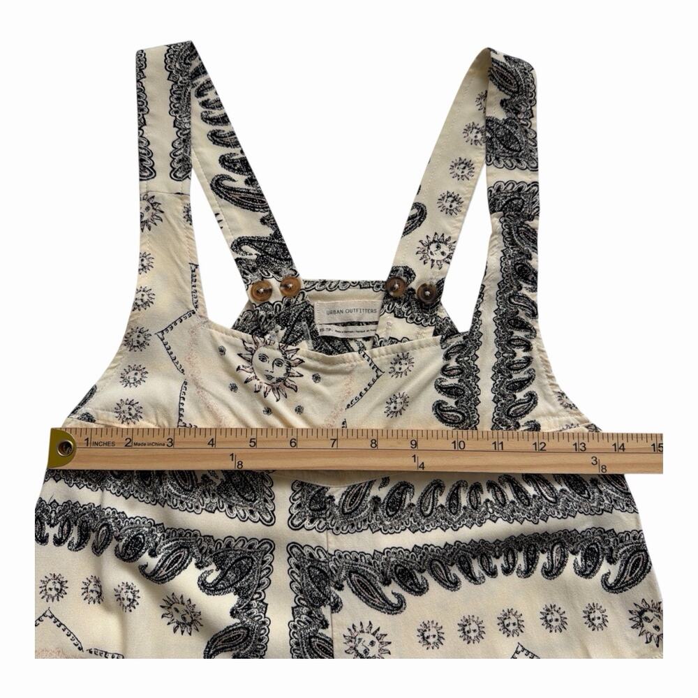 Urban Outfitters Pocket Full Posey Bandana Romper Womens XS Lightweight Pockets - Picture 7 of 11